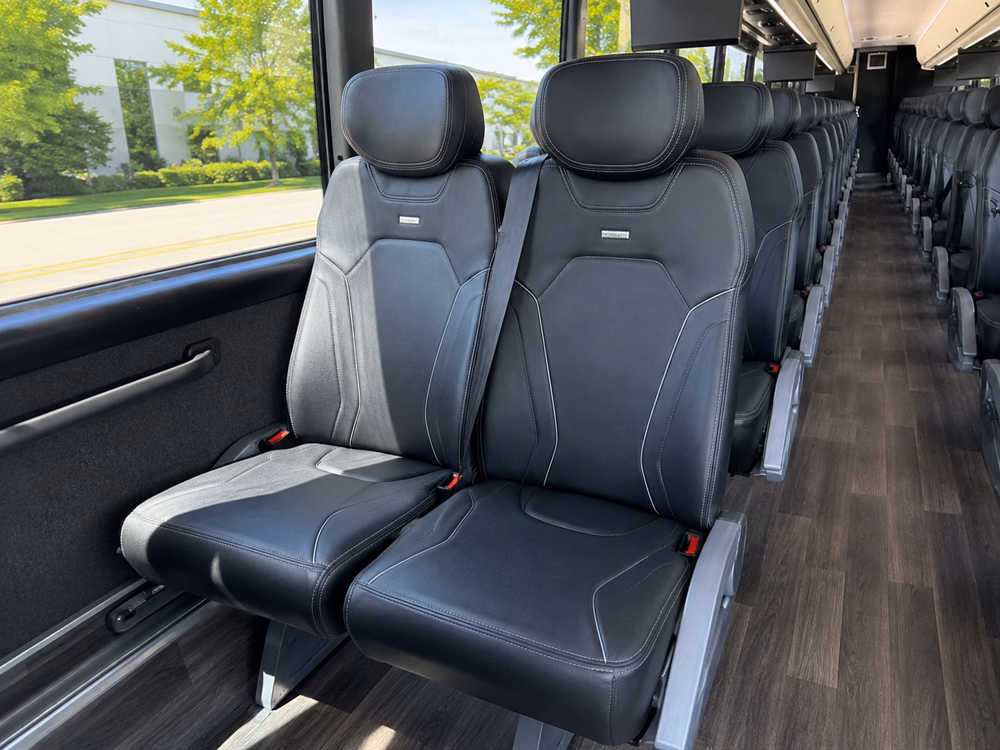 pioneer valley wine trail charter buses from framingham